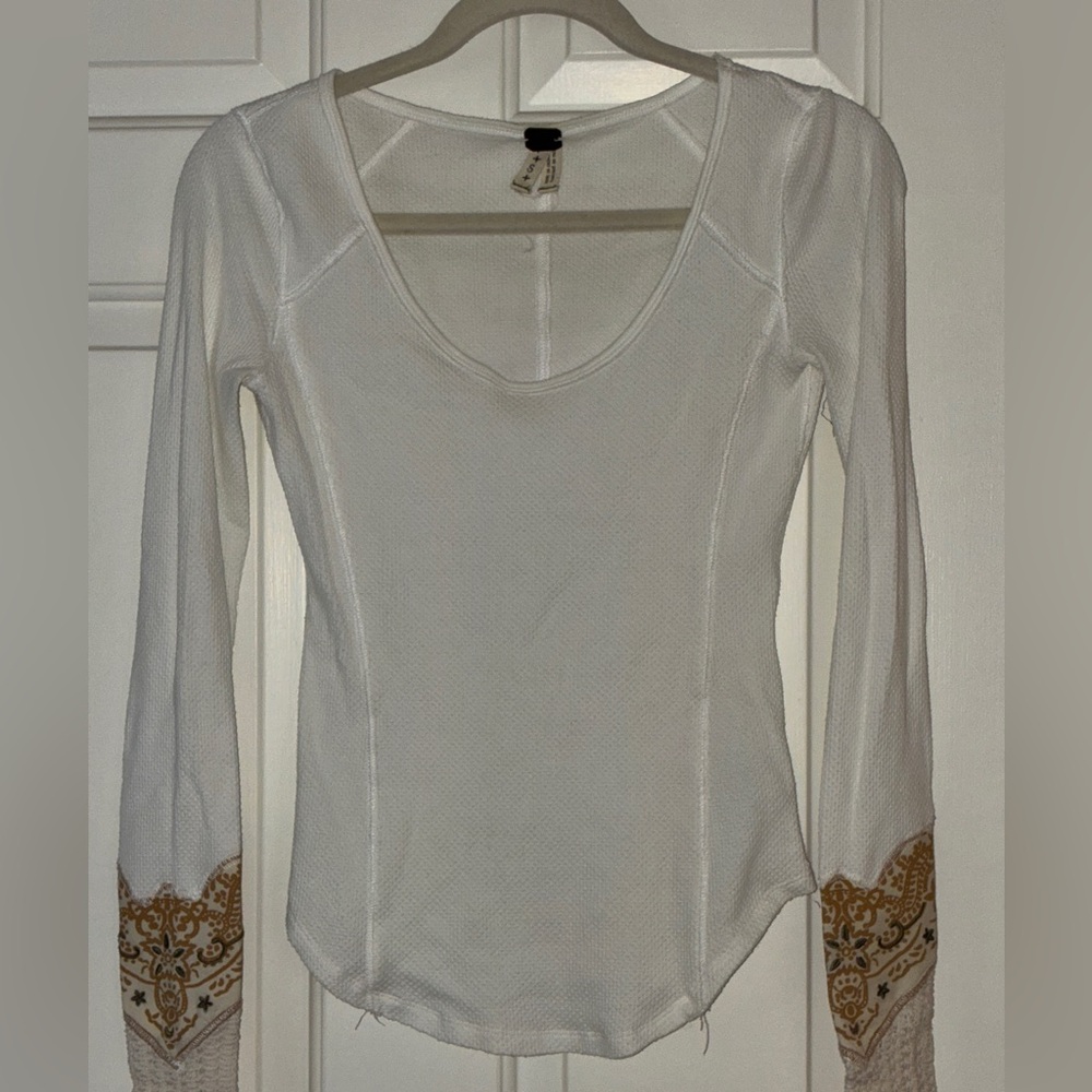 Free People We The Free Thermal White Bandana Cuff Long Sleeve Scoop Neck Sz S - Picture 2 of 8